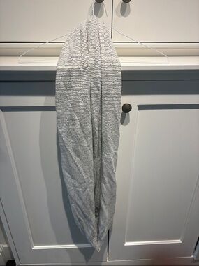 Echo white and Gray infinity scarf